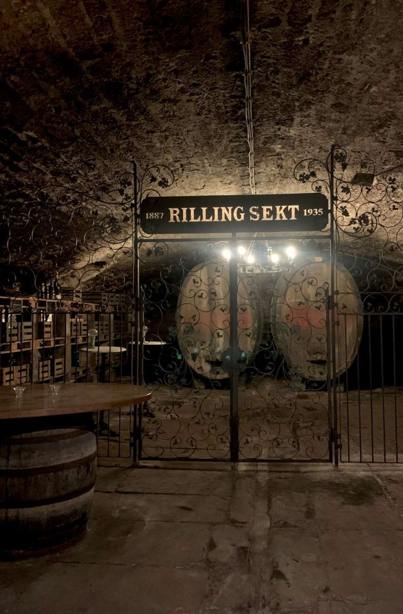 Der historische Weinkeller der Sektkellerei Rilling.