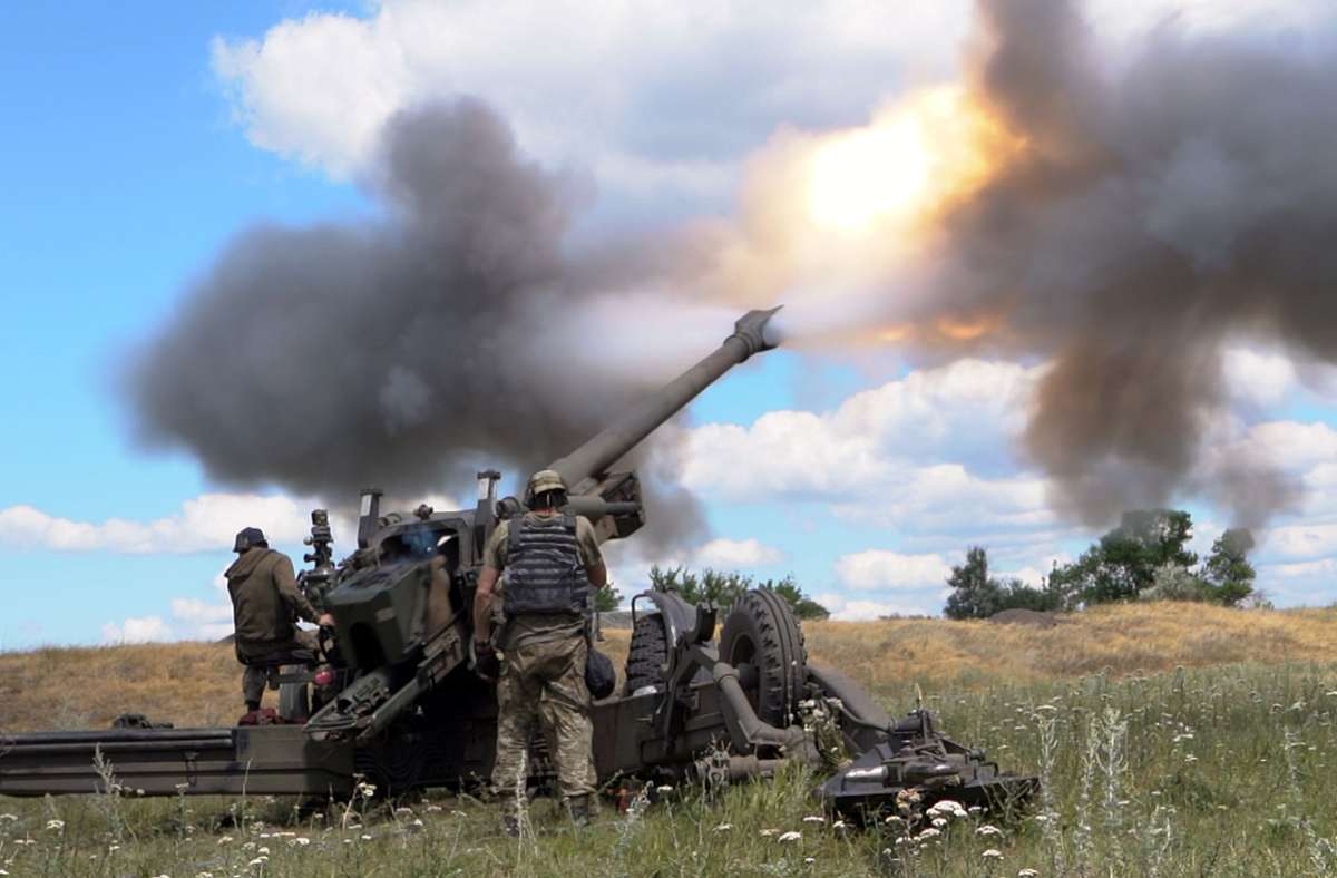 Russischer Angriffskrieg: EU-Staaten wollen Ukraine eine Million Artilleriegeschosse liefern