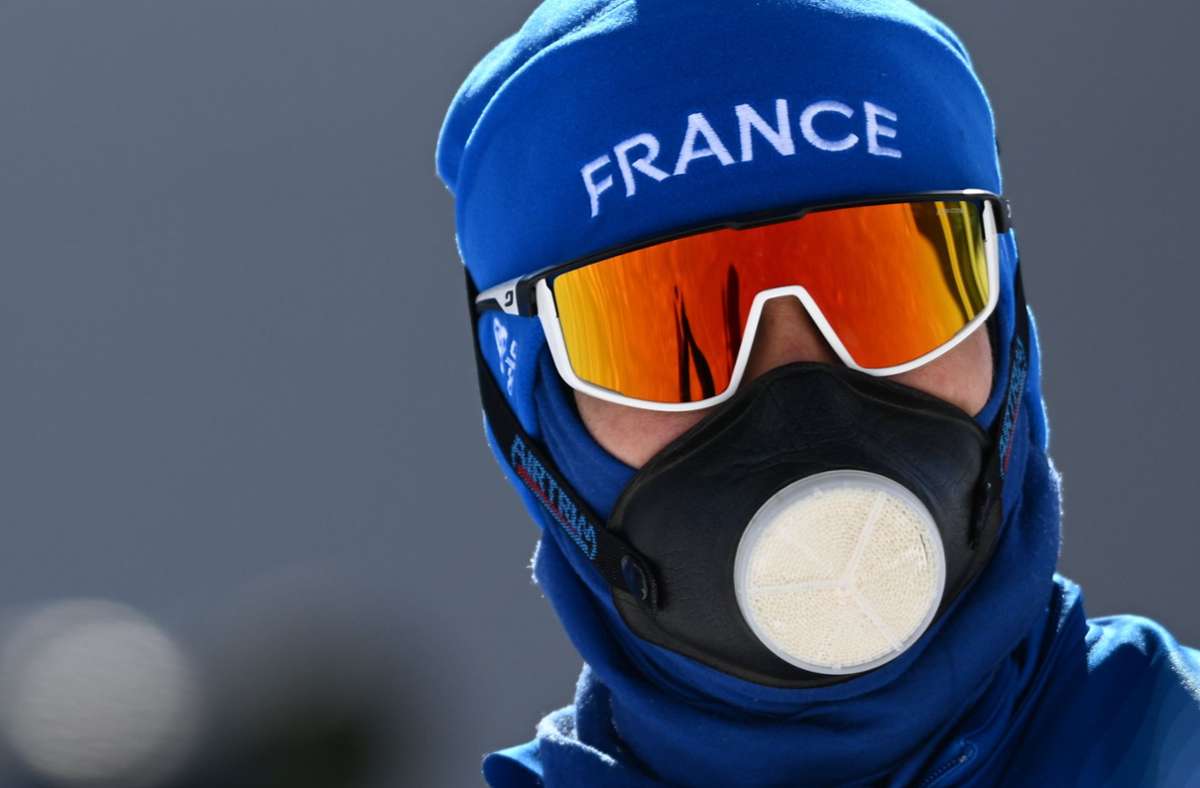 Wie aus einer anderen Welt: Anais Bescond aus Frankreich vor dem Massenstart beim Biathlon.