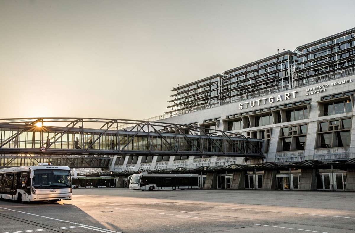Der Flughafen will klimaneutral werden. Dazu sollen unter anderem die Flughafen-Gebäude energetisch saniert werden. Foto: Flughafen Stuttgart/Maks Richter