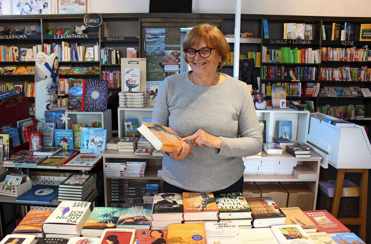 Sabine Brauer-Seiffert zieht sich altershalber Ende des Jahres  aus ihrem Buchladen Seiffert in Leinfelden zurück. Foto: Caroline Holowiecki