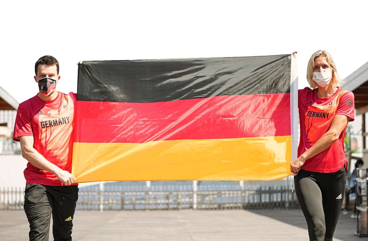 Fahnenträger bei Olympia 2021: Laura Ludwig und Patrick Hausding  – zwei Stars zeigen Flagge