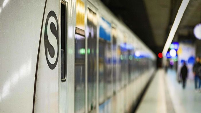 Schlagabtausch wegen wochenlanger S-Bahn-Sperrung