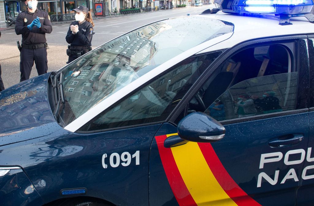 Coronavirus in Spanien: Politiker verletzt Ausgehsperre und beißt Polizisten – Rücktritt