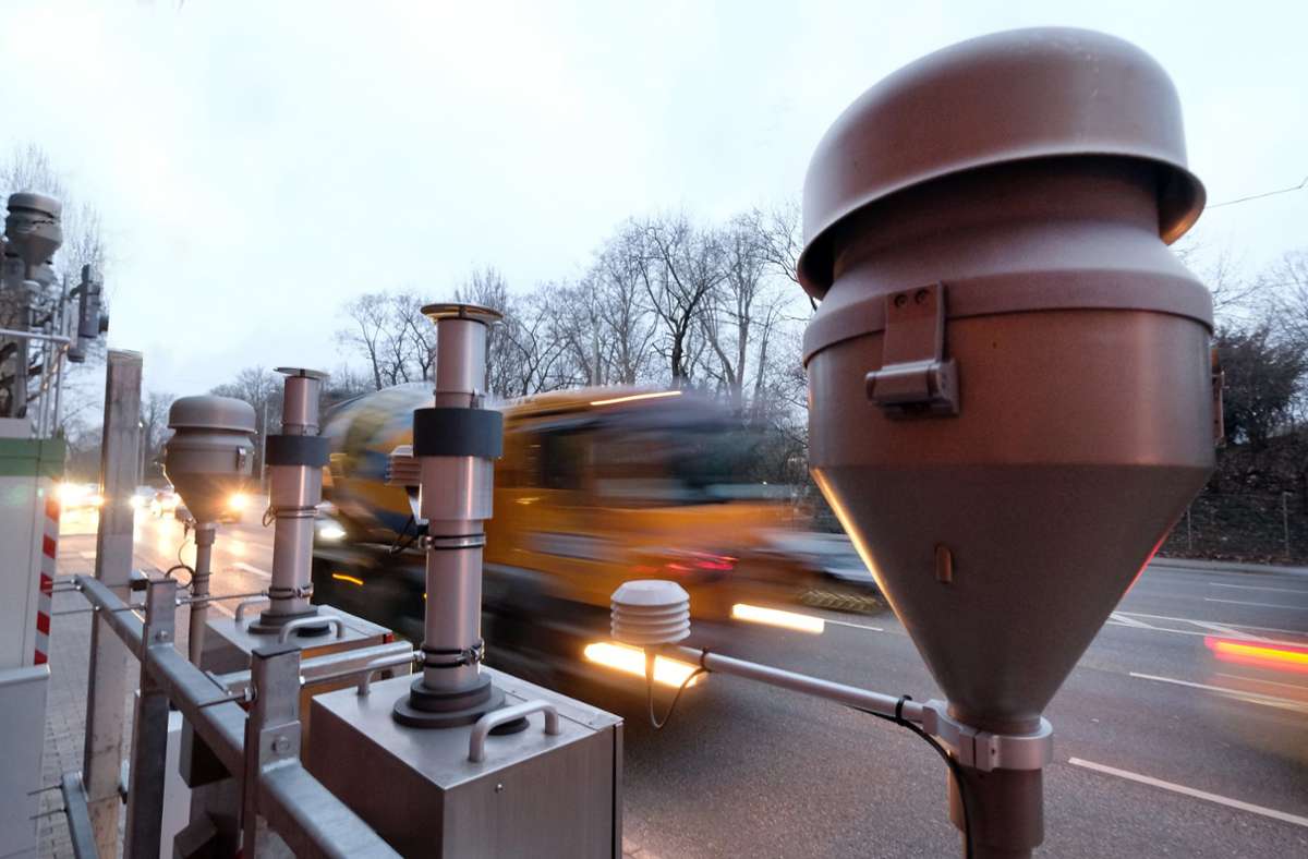 Belastung mit Stickstoffdioxid in Stuttgart: Neckartor nahe am Grenzwert