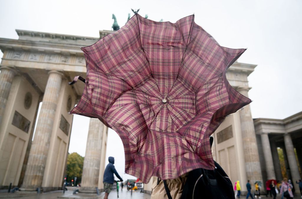 Unwetter: Orkan „Sabine“ nimmt Kurs auf Deutschland