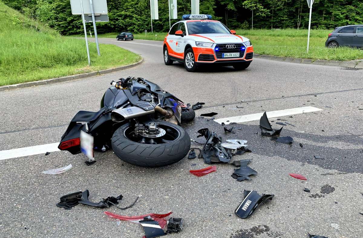 Unfall in Welzheim: Bikerin schwer verletzt