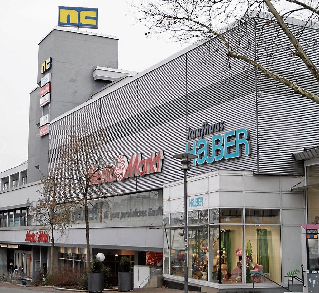 NüRTINGEN:  Nanz-Gruppe will das Gebäude generalsanieren - Wiedereröffnung 2019 mit neuem Konzept: Kaufhaus Hauber schließt die Pforten