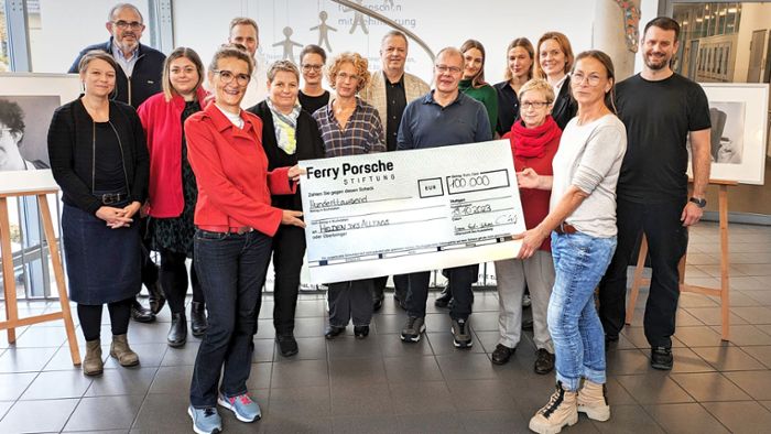 Porsche-Stiftung  gibt 100 000 Euro für „Helden des Alltags“
