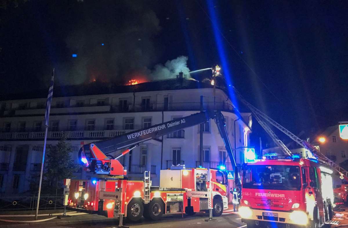 Großbrand in Baden-Baden: Hotel mit 160 Gästen evakuiert