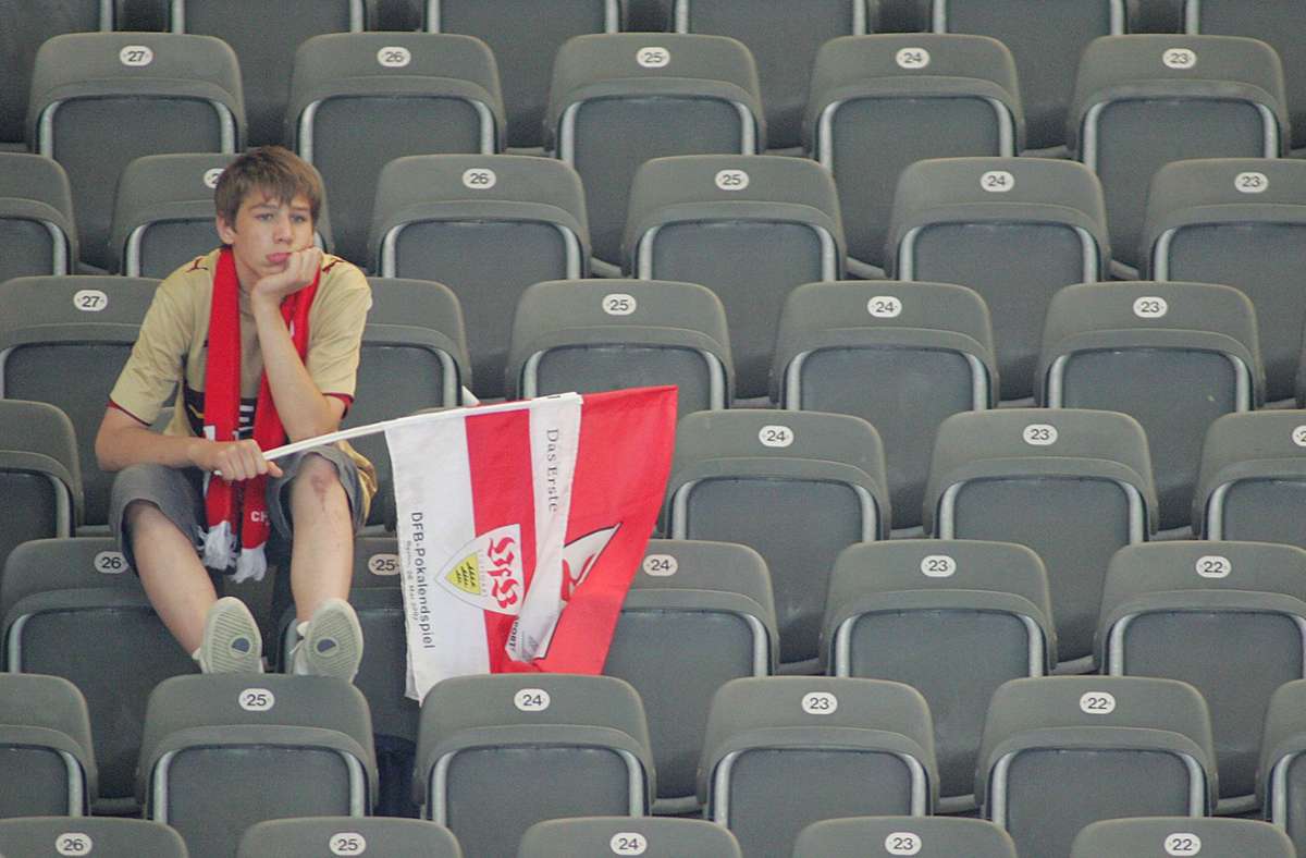 Fußball-Bundesliga ohne Zuschauer: Fan-Rückkehr: Es droht Streit