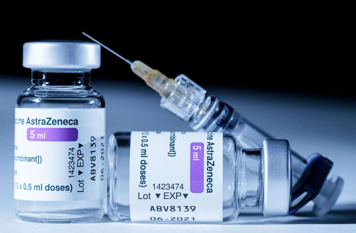 Impfstoff-Untersuchung in Greifswald: Forscher sieht möglichen Weg für Thrombosen bei Astrazeneca-Impfung