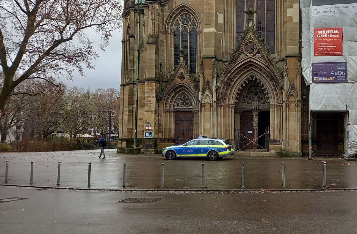 Die Polizei bittet Zeugen um Hinweise zu der Zerstörung in der Johanneskirche am Feuersee im Stuttgarter Westen.