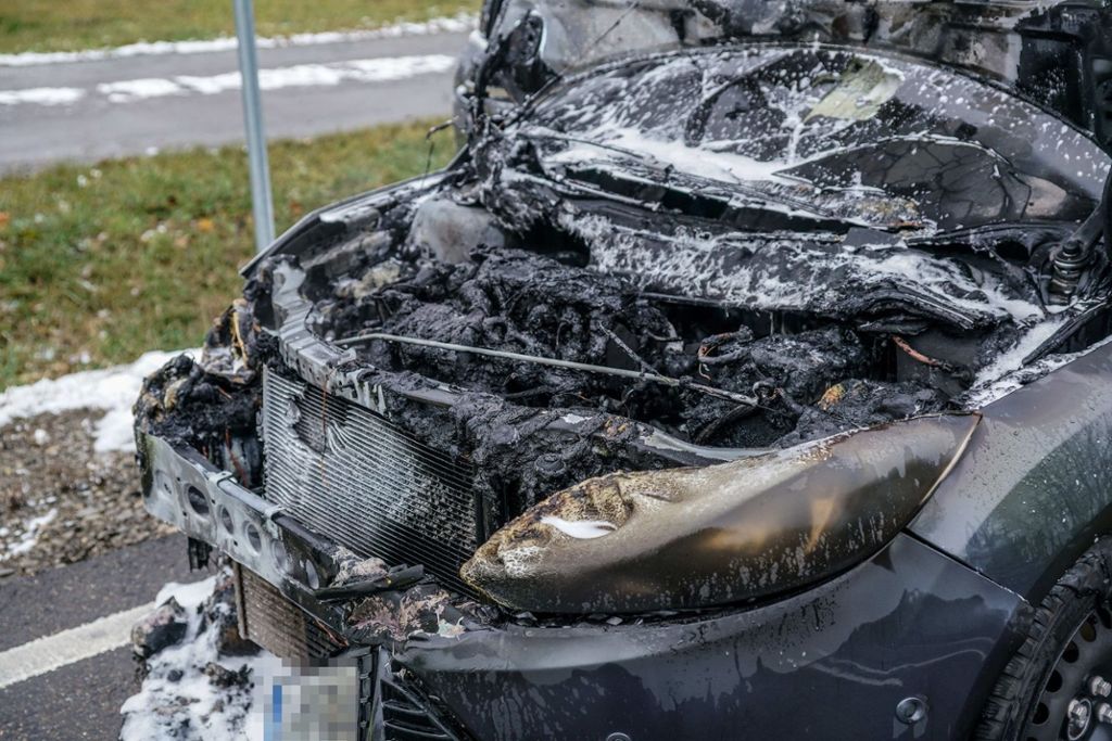 Auto bei Baltmannsweiler ausgebrannt