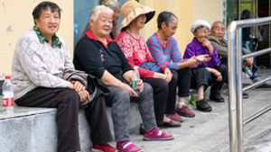 Chinesen werden  weniger und älter