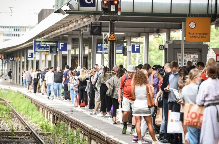 Bahnchaos in Stuttgart: Wie legt eine defekte Oberleitung einen ganzen Bahnhof lahm?