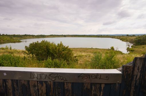 Hier an einem See in Hessen wurde die getötete 14-Jährige gefunden. Foto: dpa/Frank Rumpenhorst
