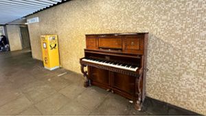 Bald gibt es ein neues Klavier am Charlottenplatz