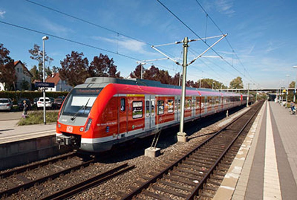 Suche nach S-Bahn-Passagier - Verwechslung mit VVS-Verbundpass?: Leinfelden: Fahrgast haut mit Prüferausweis ab