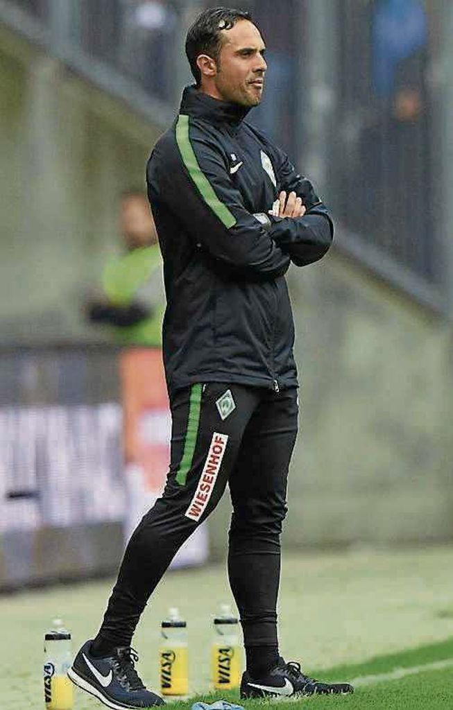 Der Trainer hat Werder aus den unteren Tabellenregionen an die internationalen Ränge herangeführt: Gelingt Nouri erneut ein Coup?