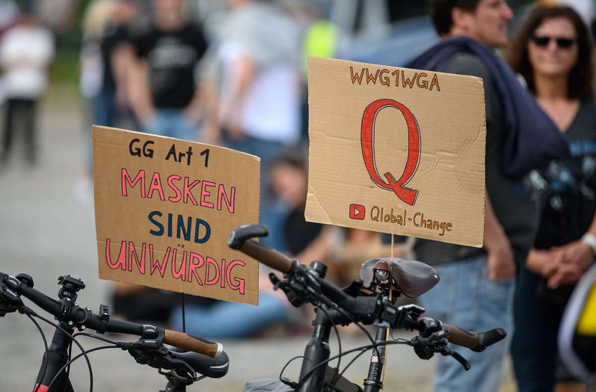 Das „Q“ ist neu in Deutschlands Demonstrationslandschaft. Foto: picture alliance/dpa/Sebastian Gollnow
