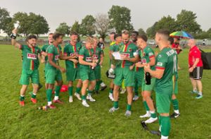 EZ-Fußballpokal in Deizisau: FC Esslingen darf den Wanderpokal behalten
