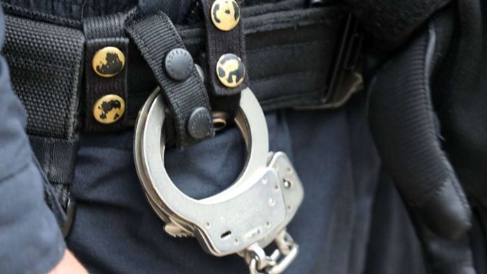 Elfjähriger in Handschellen abgeführt: Strafbefehle gegen Polizisten