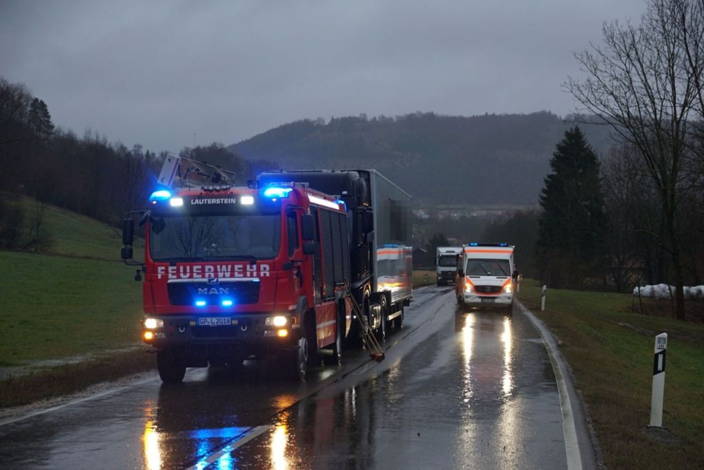 03.02.2020 Bei Donzdorf kam es am Montagmorgen zu einem tödlichen Verkehrsunfall.