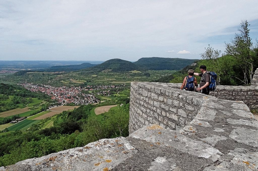 Blick von der Burgruine Reußenstein auf das Neidlinger Tal. Fotos: Panitz