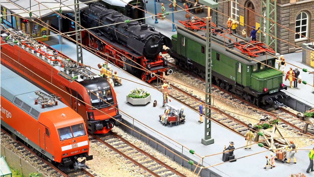 Modell-Eisenbahn-Schau in Filderstadt: Fantasielandschaften mit Zügen