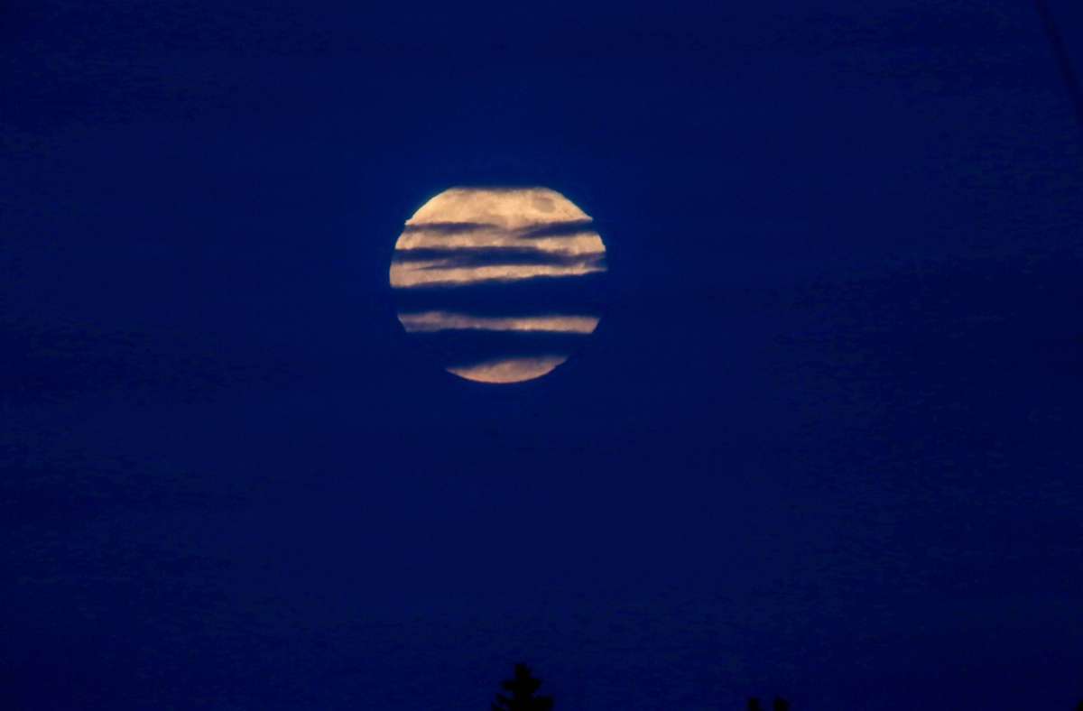 Der Vollmond geht gleich zweimal auf: Seltenes Phänomen „Blue Moon“ am Himmel zu sehen