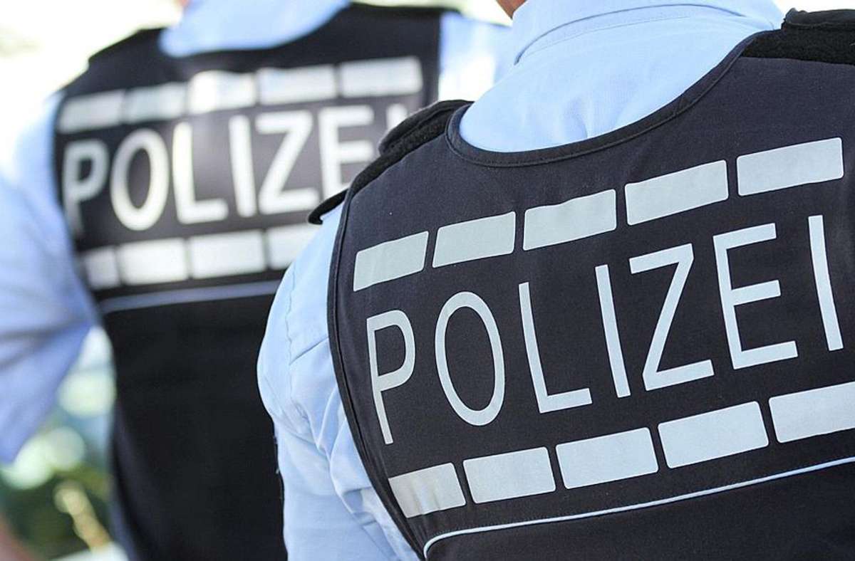 Überfall in Stuttgart: Unbekanntes Täterpaar raubt 28-Jährigen aus