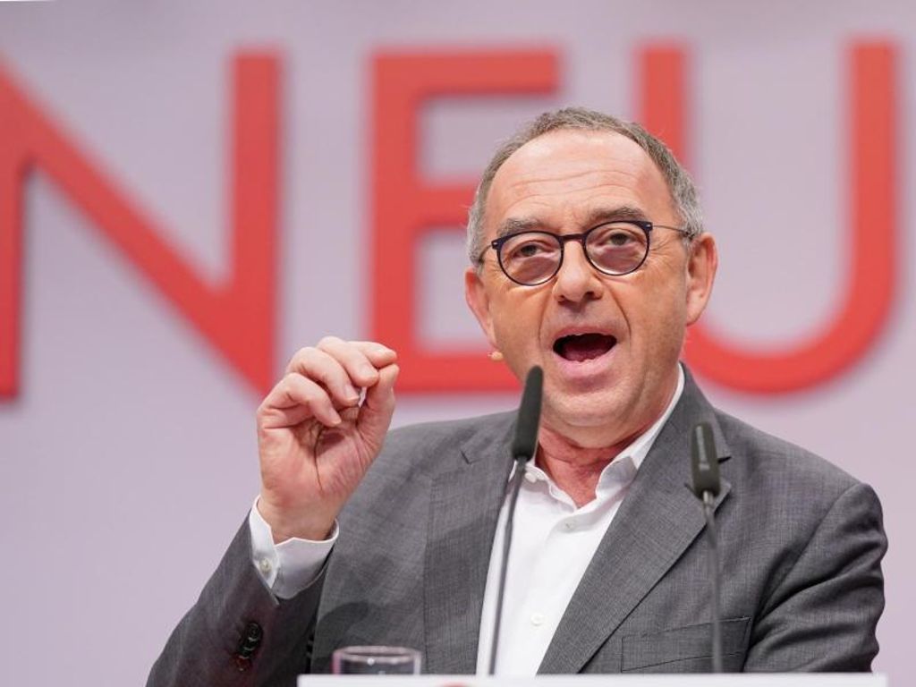 Finanzierung aus Steuermitteln: SPD-Chef fordert perspektivisch Ausweitung der Grundrente