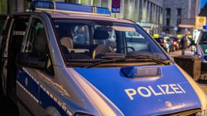 Randale am Stuttgarter Hauptbahnhof: Betrunkener beißt Bahnmitarbeiter in die Hand