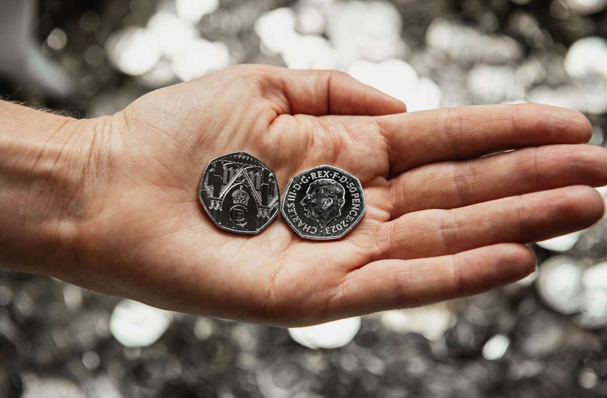 König Charles III.: Neue 50-Pence-Münze  erinnert an Krönung
