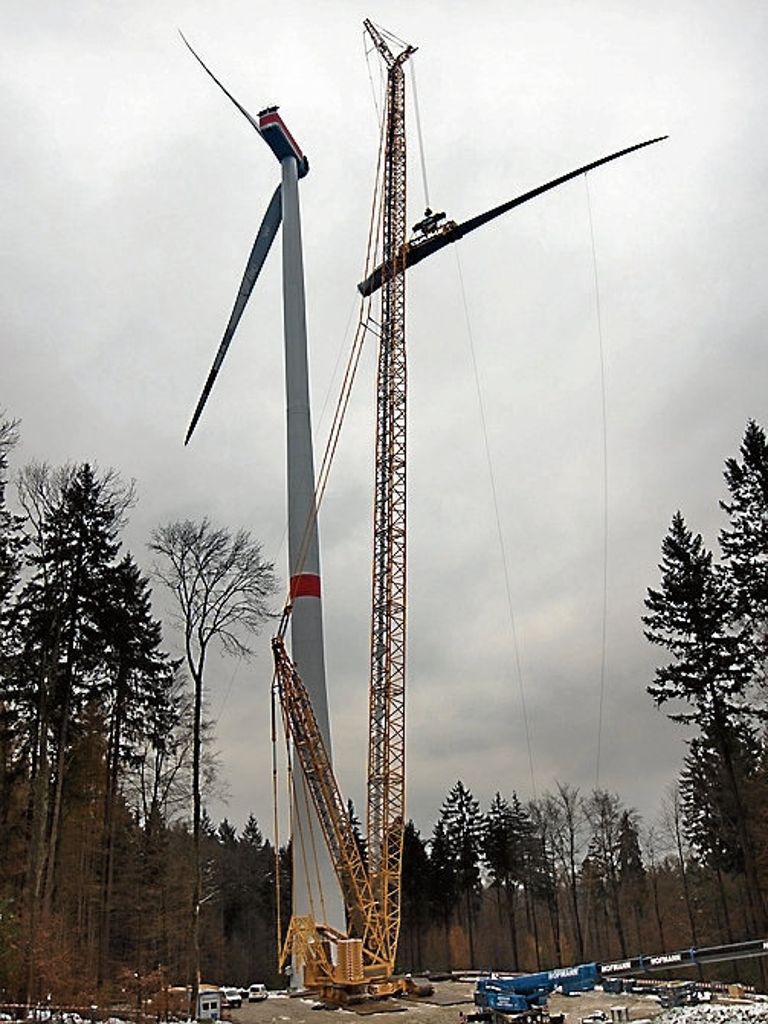 Der Windpark am Goldboden wird aufgebaut. Foto: Bulgrin Quelle: Unbekannt