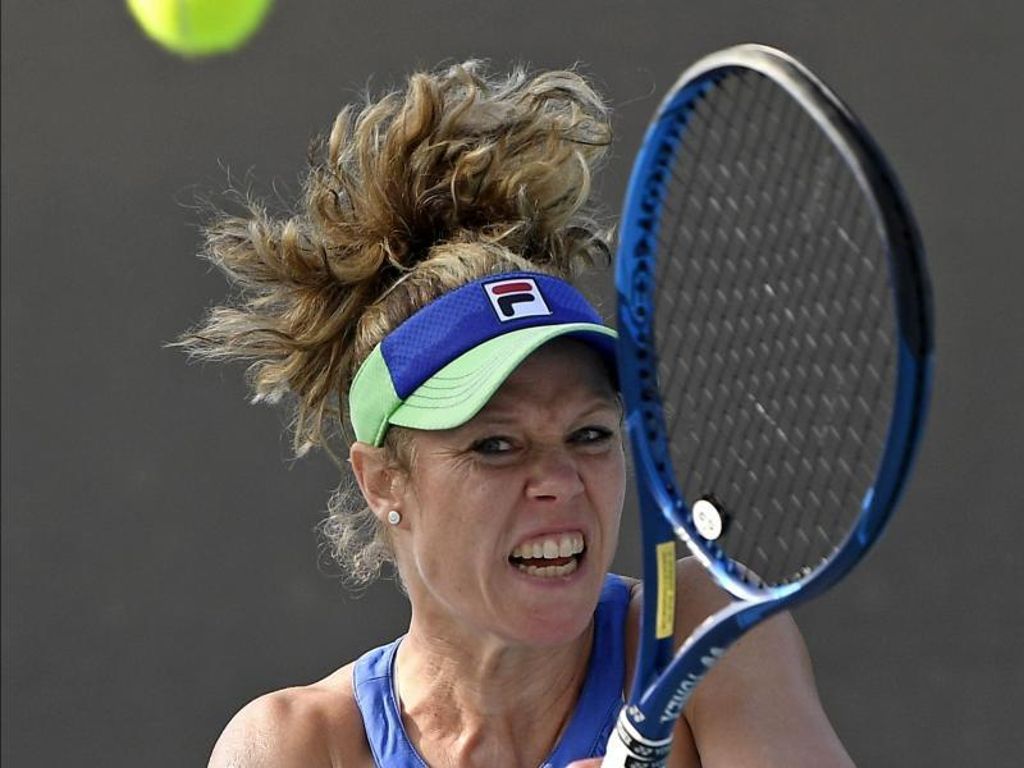 Hat ihr Auftaktduell bei den Australian Open gewonnen: Laura Siegemund in Aktion. Foto: Andy Brownbill/AP/dpa
