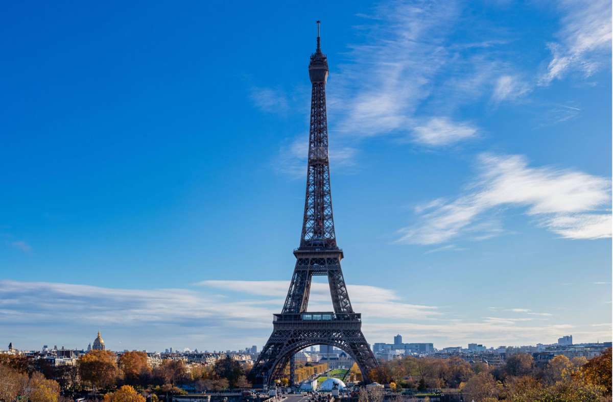 Nach monatelanger Corona-Pause: Eiffelturm hat wieder geöffnet