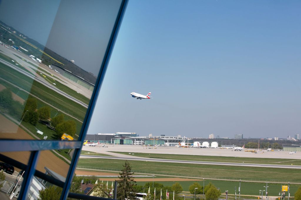 Mehrere zehntausend Euro Schaden entstanden: Aggressive Schweizerin zwingt Airbus zur Landung