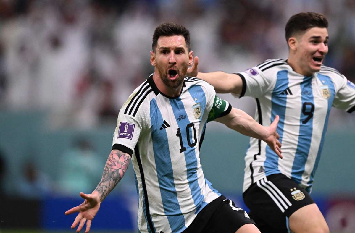 Lionel Messi jubelt über sein 1:0. Foto: AFP/KIRILL KUDRYAVTSEV
