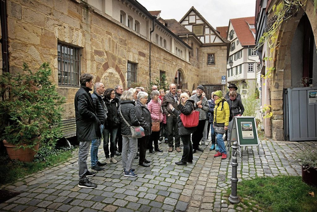 Eine Führung durch die Esslinger Altstadt ist an freien Tagen immer eine interessante Alternative. Die EST ist für Interessenten gerüstet. Foto: Bulgrin