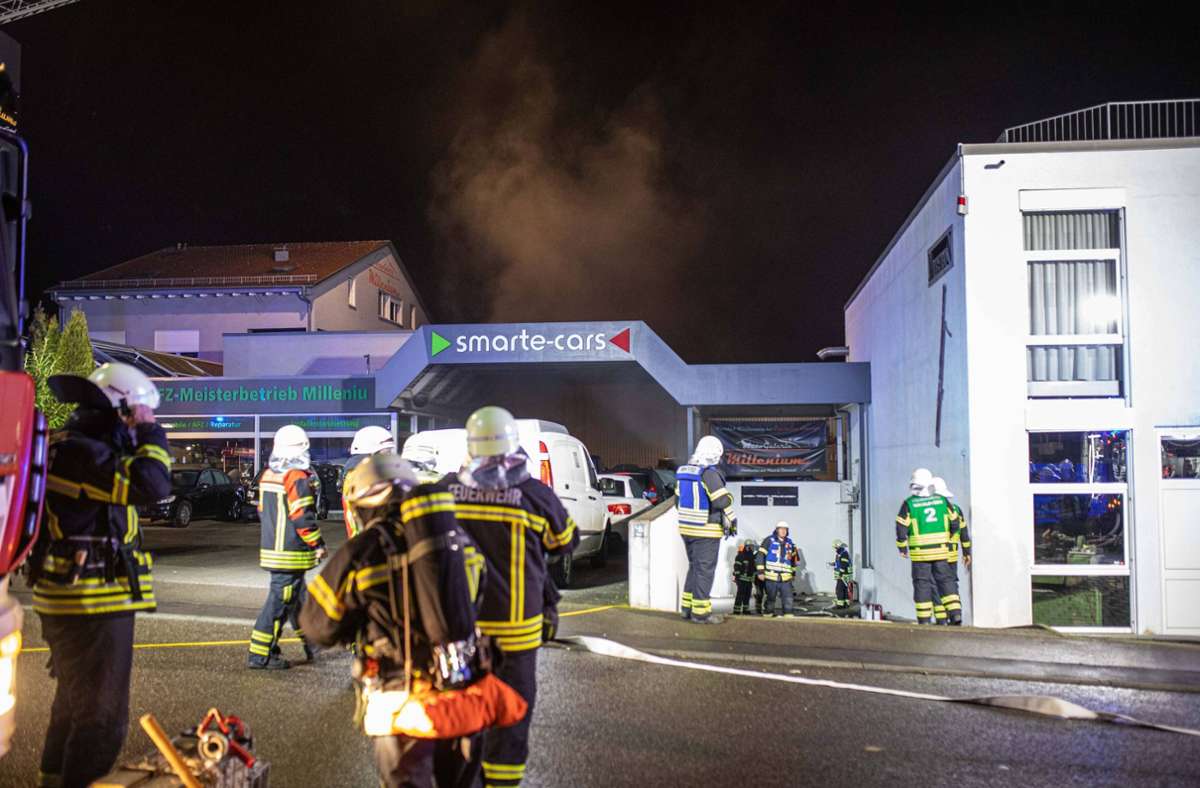Großbrand in Waiblingen: Gebäude wegen Brand in Tiefgarage evakuiert