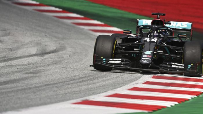 Lewis Hamilton holt bei Ferrari-Debakel ersten Saisonsieg