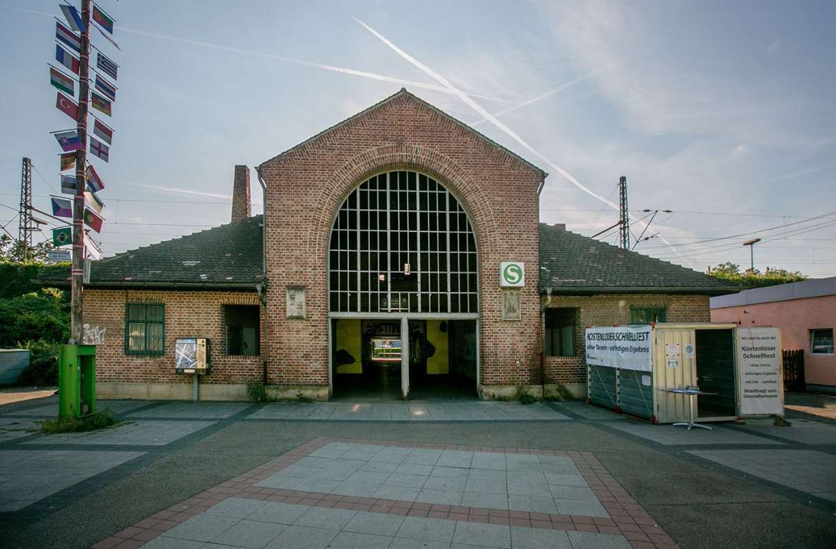 Bahnhöfe in Esslingen: Kunterbuntes gegen graue Tristesse