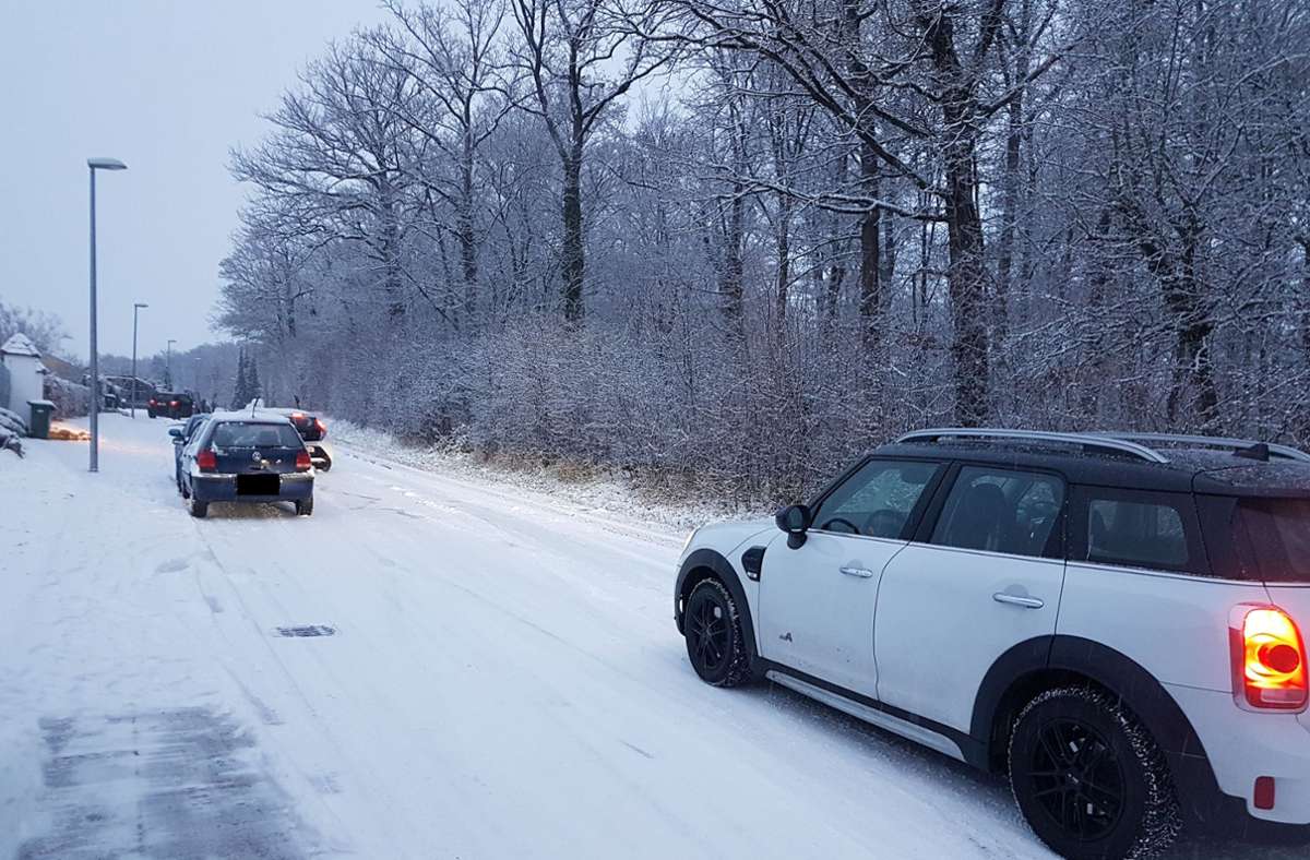 Schnee in Baden-Württemberg: Es schneit – und in Stuttgart gibt es etliche Unfälle