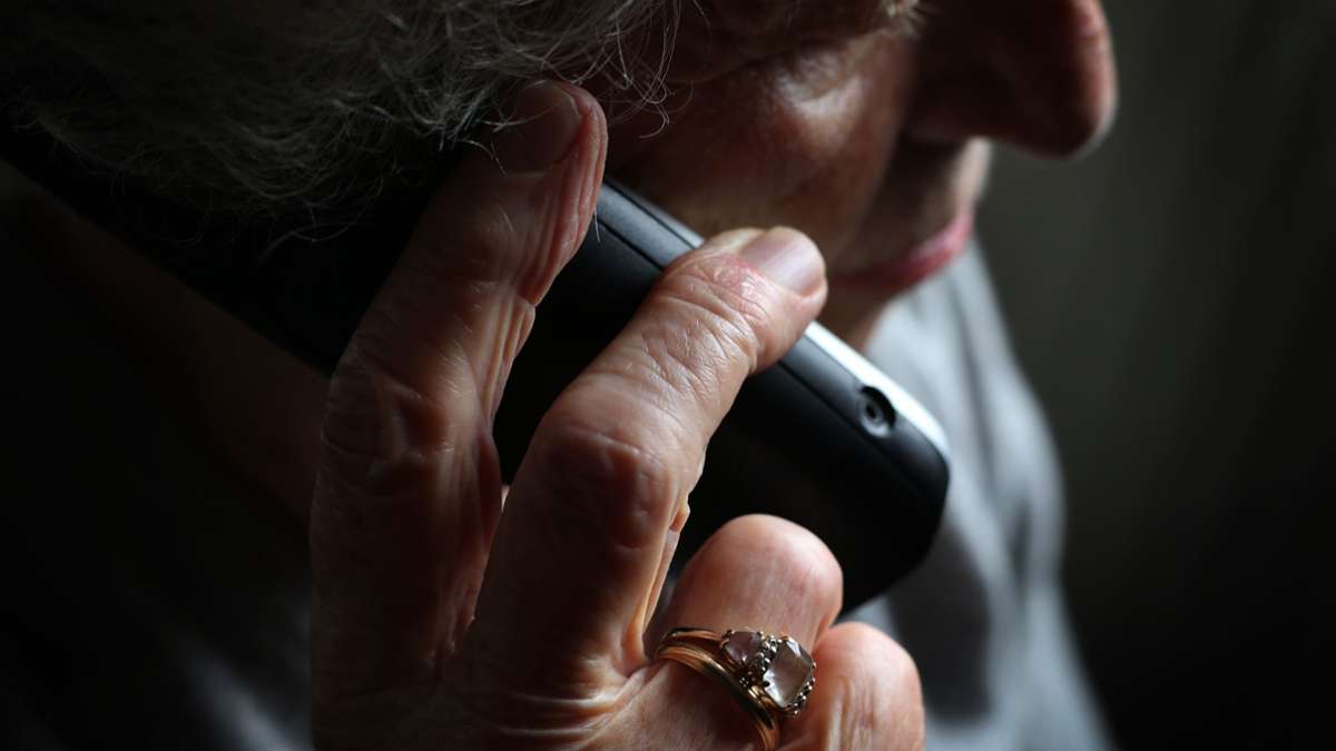 Telefonbetrug in Kornwestheim: Seniorin übergibt fünfstellige Summe