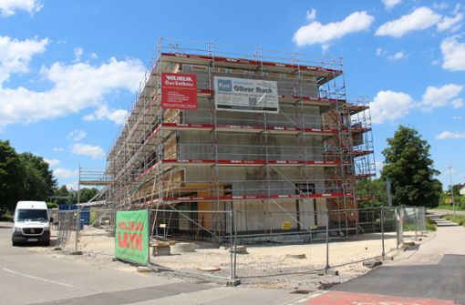 Der Bau des neuen Kinderhauses an der Tübinger Straße in Bernhausen ist weit vorangeschritten. Nun ist bekannt geworden: Das Projekt wird ungleich teurer. Foto: Caroline Holowiecki