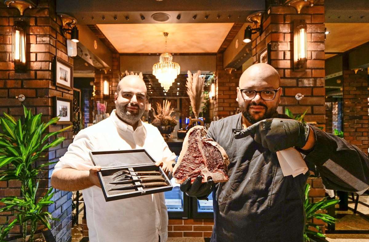 Blackbones Steakhouse in Bietigheim-Bissingen: In der Villa Visconti treffen butterzarte Steaks auf spektakuläre Architektur