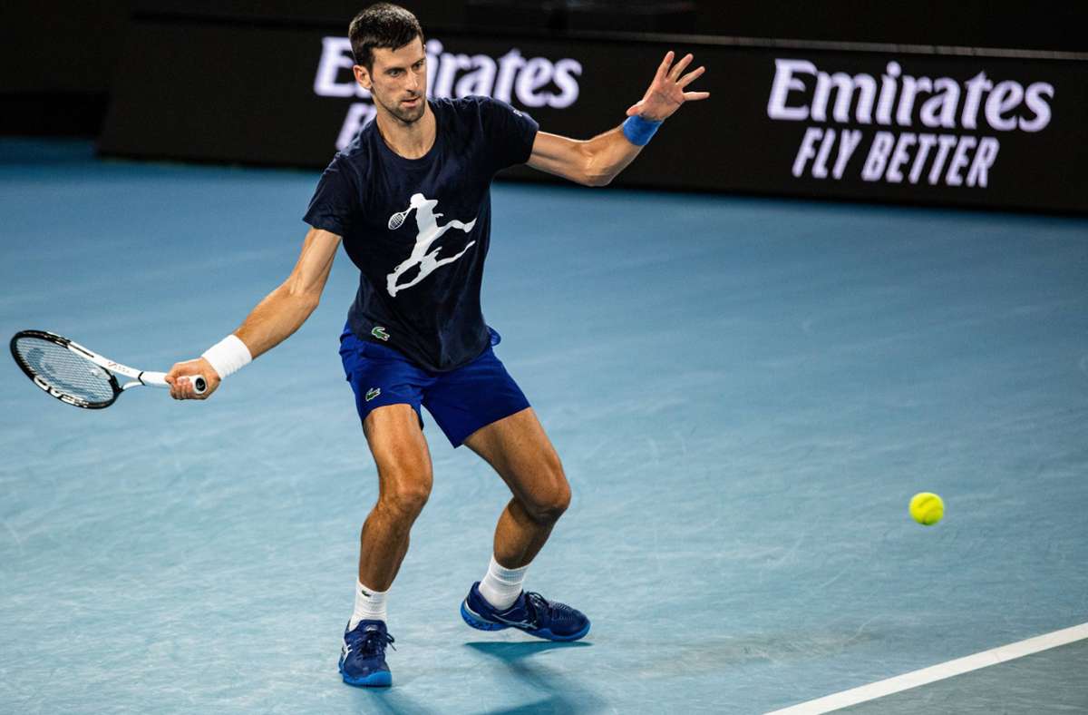 Tennis Australian Open: Novak Djokovic muss ganz schnell umdenken