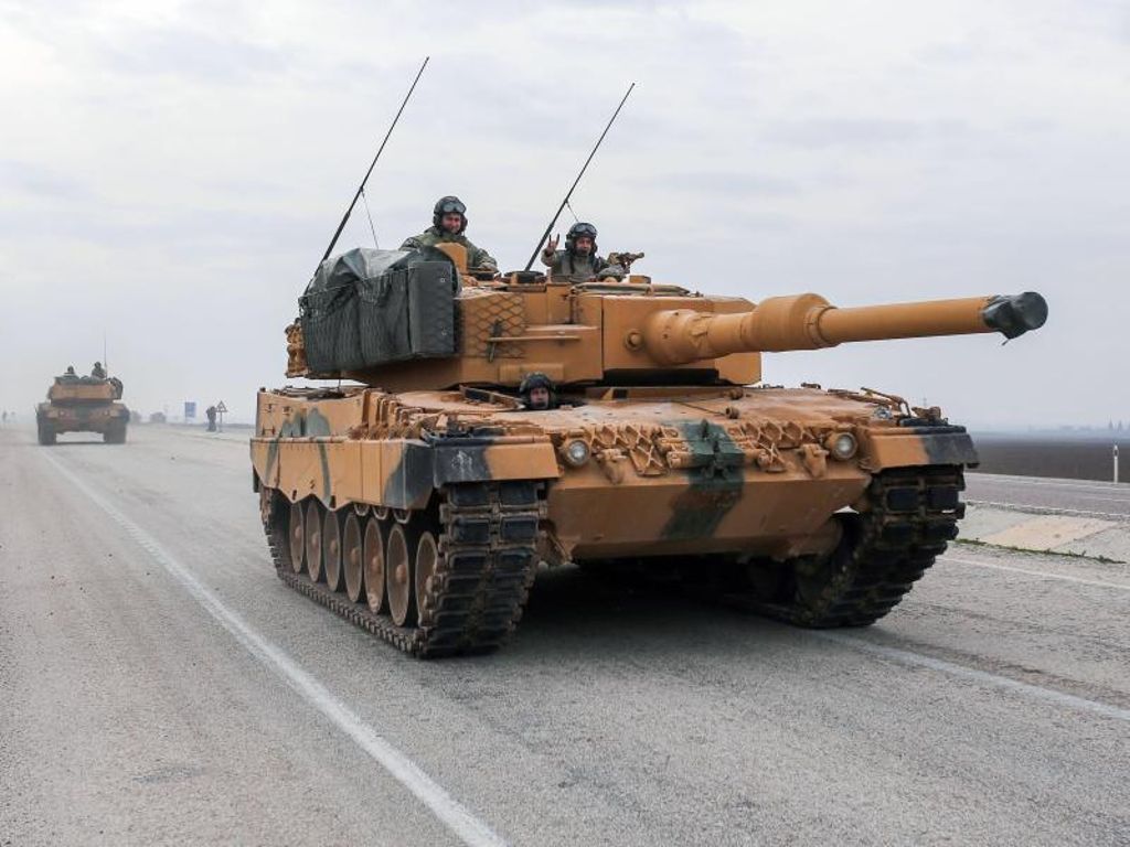 Türkischer Panzer vom Typ Leopard 2A4: Das türkische Parlament hat grünes Licht für eine mögliche Militärintervention im Bürgerkriegsland Libyen gegeben. Foto: -/XinHua/dpa